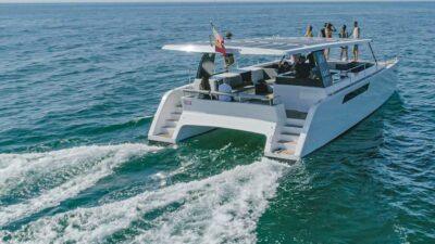 catamarano elettrico