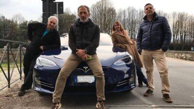 Tesla blu