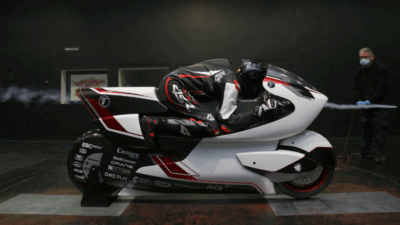 moto "col buco"