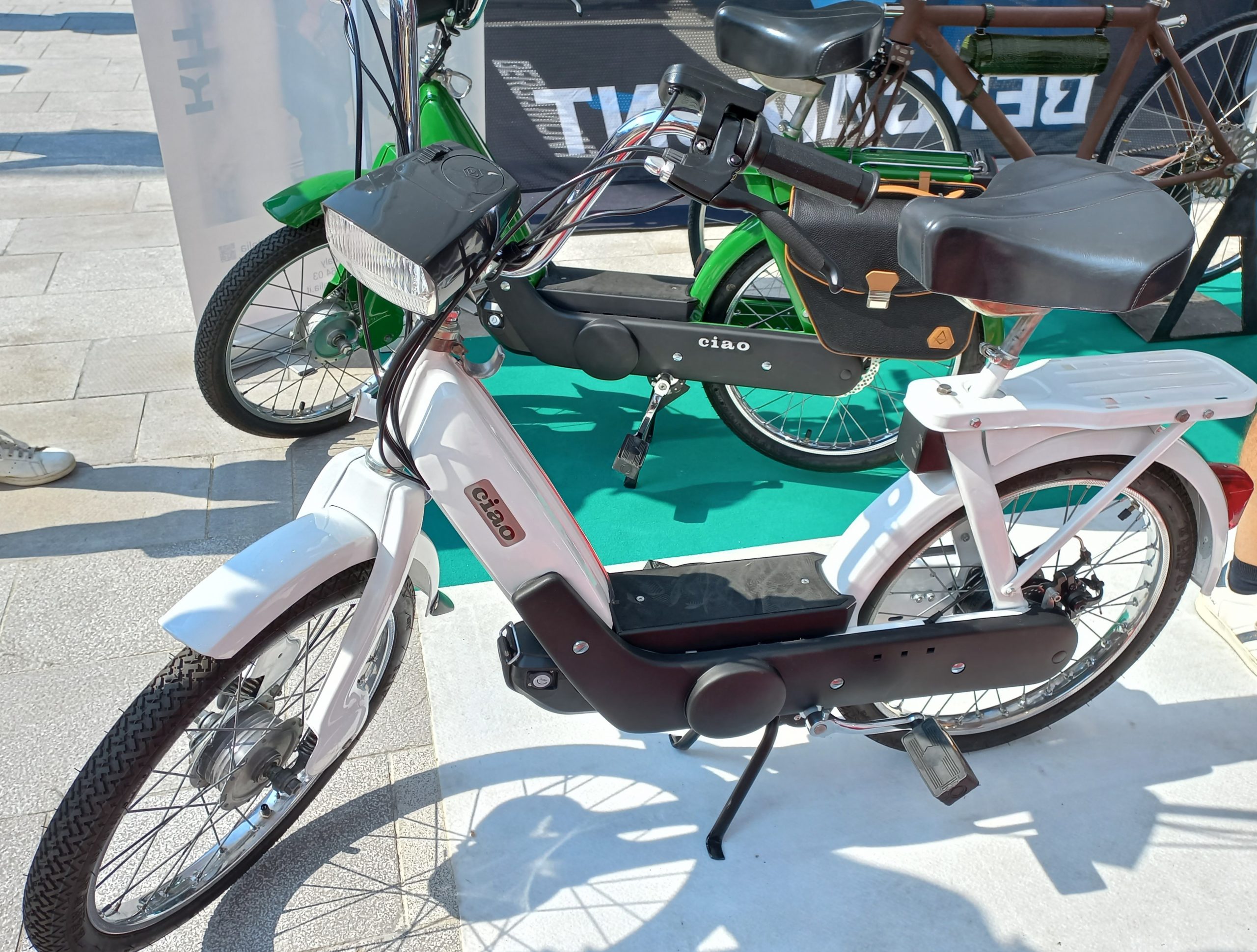 Piaggio Ciao, il mito anni 70 rivive elettrico come e-bike - Vaielettrico