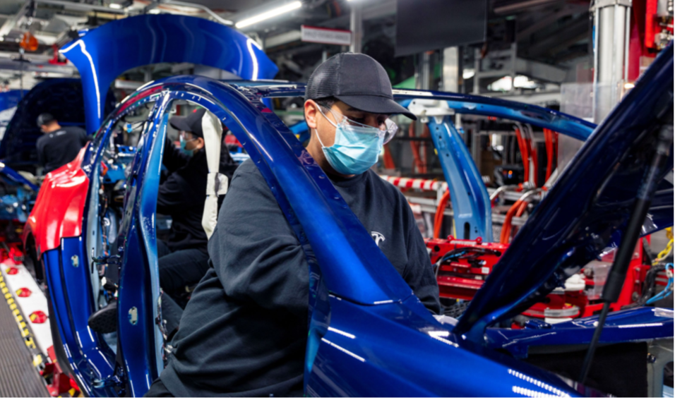 Tesla prepara il sorpasso
