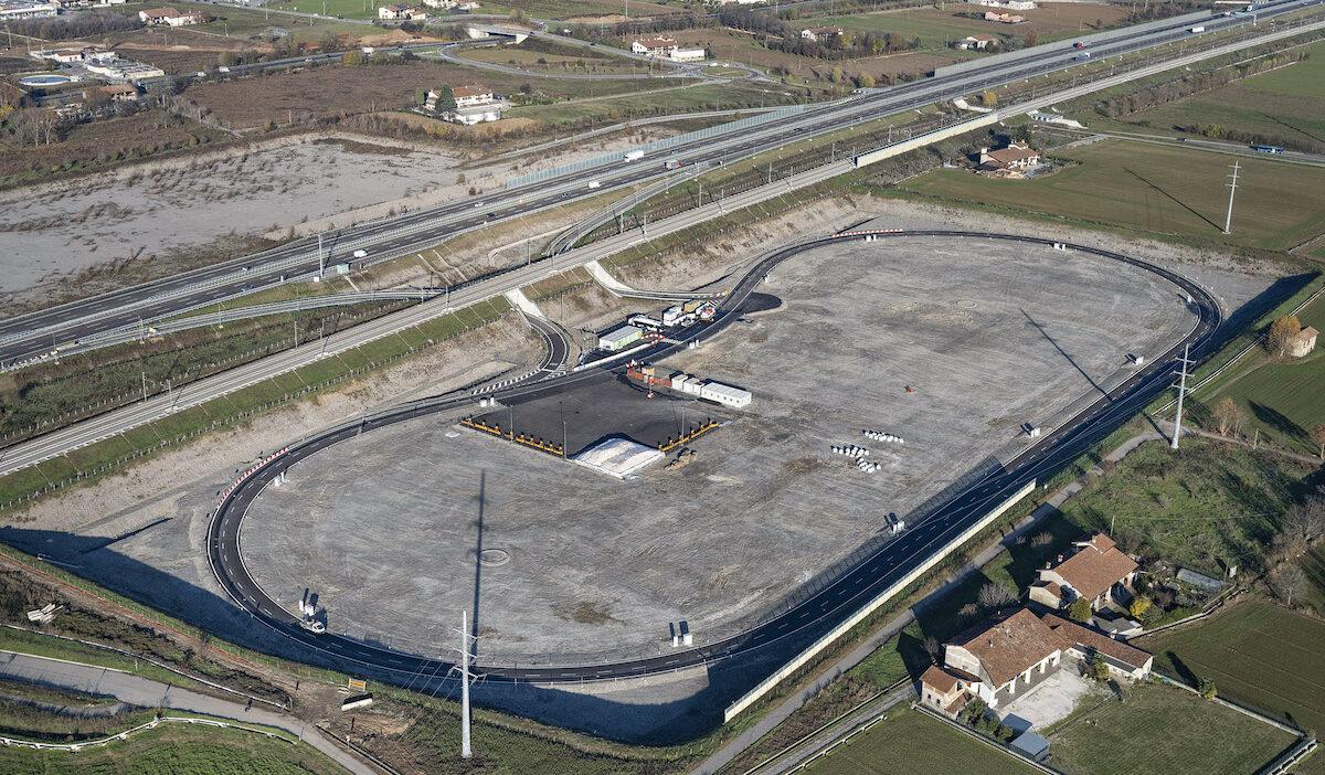 Arena del futuro, la ricarica wireless dei veicoli elettrici
