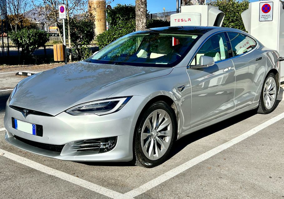 Tesla model s 100D