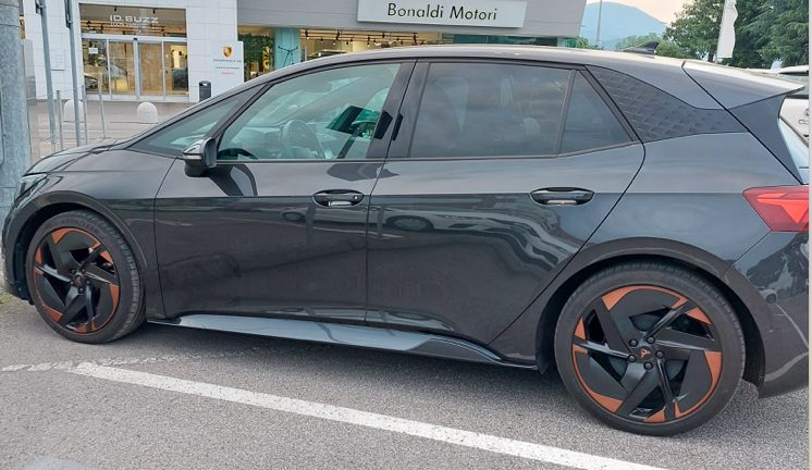 tesla x e cupra
