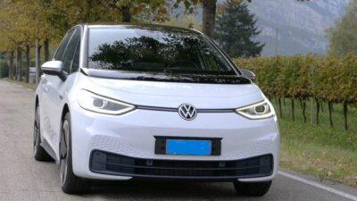 auto elettrica salita