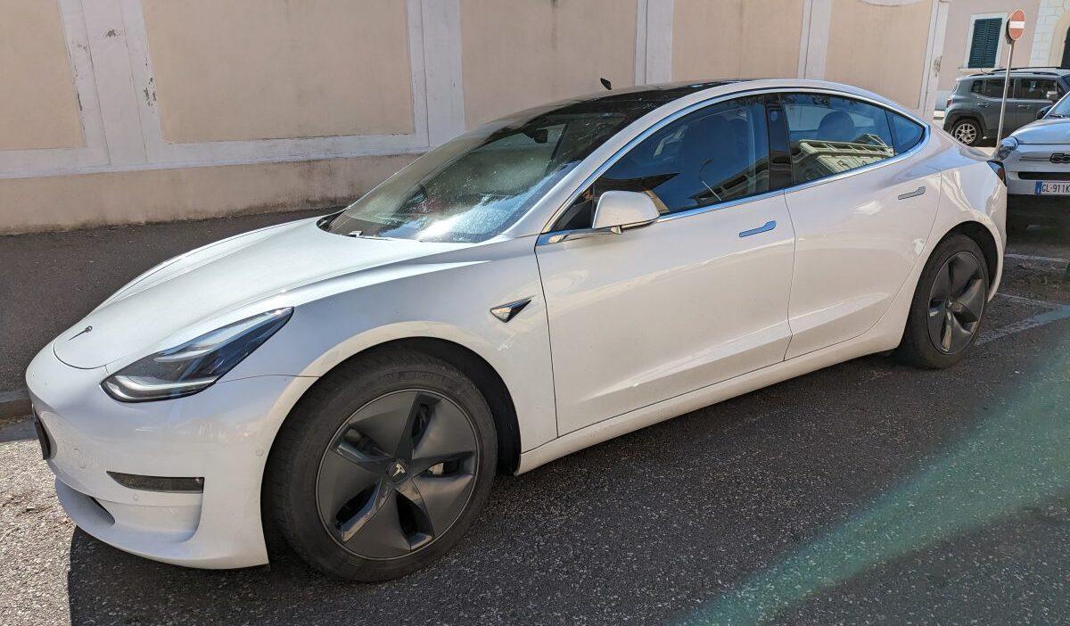 tesla model 3 AWD