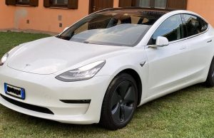 Tesla model 3 AWD
