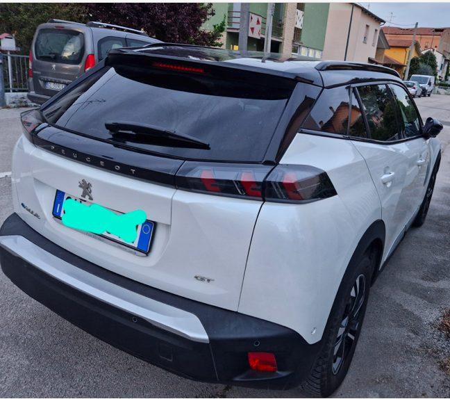 Peugeot e-2008 GT
