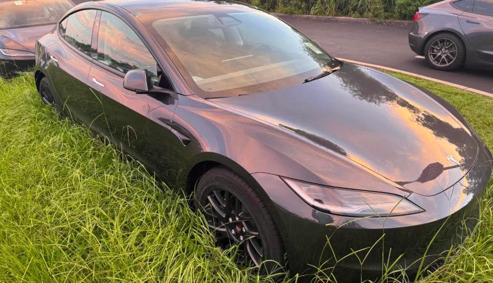 Centinaia di Tesla invendute