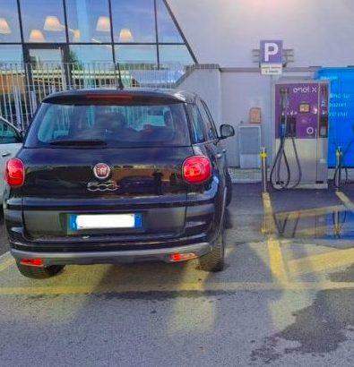 Ho parcheggiato nel distributore