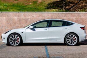 Vicissitudini con una Tesla