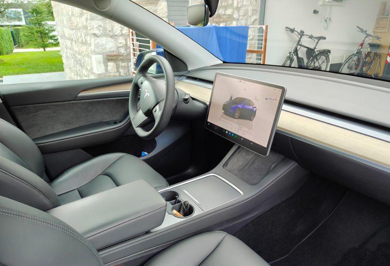 Tesla Model Y AWD
