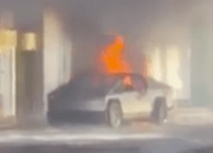 Un Tesla Cybertruck esplode