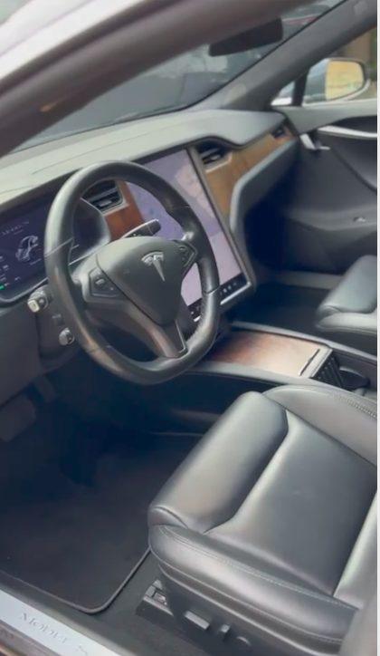Tesla Model S 2020