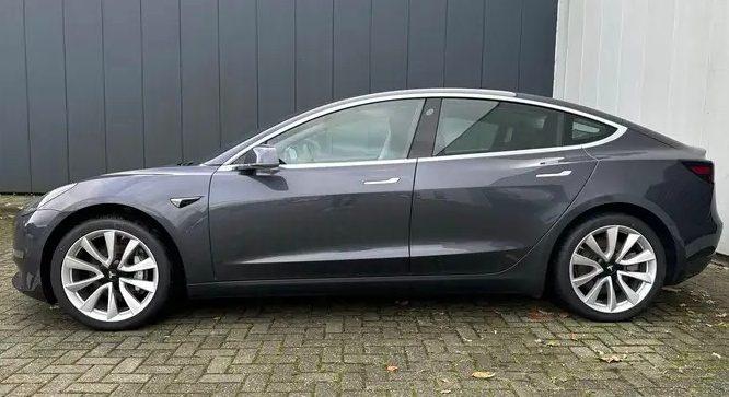 Tesla Model 3 2020