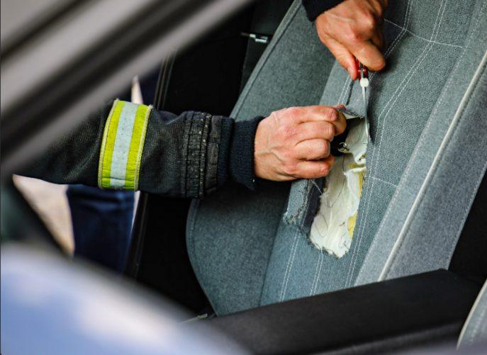 Auto elettrica in fiamme