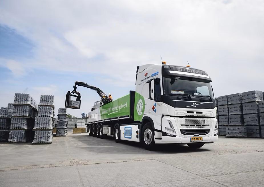 camion elettrico milioni all'Autotrasporto