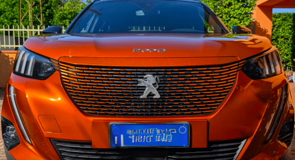 Le ultime proposte (1) Peugeot e2008 del 2022 Audi Q3 45 “Vendo, per passaggio a Tesla, una Peugeot e-2008 Allure Pack, auto per neo patentati. Immatricolata il 24 giugno 2022, con 75.100 km. Auto in ottime condizioni, coperta da garanzia ufficiale Peugeot fino a fine giugno 2026. Autonomia reale fino a circa 310 km (WLTP). Batteria garantita fino a giugno 2030, SOH della batteria al 93.9%, certificato. Ricarica rapida DC fino a 100 kW. Prezzo richiesto € 17.200. Per chi è realmente interessato, compresa di una NUOVA WALLBOX. Auto visibile in provincia di Ravenna, disponibile per prova su strada anche un intera giornata. Per info scrivere wzapp 3313608023 o mailinnba64@gmail.com “. Le ultime proposte (2) Volvo XC40 del 2022 con 91 mila km Volvo XC40 del 2022Volvo XC40 del 2022 “Volvo XC 40 RECHARGE PLUS 231 CV Electric 69 kWh MY 2023 anno 09/2022,Km 91.000. Macchina mantenuta in modo maniacale sia meccanicamente che esteticamente, come da foto. Full optional con cerchi da 20 pollici e vetri posteriori oscurati. Tutti i controlli da manuale Volvo sono stati effettuati in concessionaria ufficiale e certificati. Prezzo 25.500 euro leggermente trattabile. Vendo per passaggio a nuova auto elettrica. Auto ricaricata quasi solo a casa. Nessun problema a far visionare o provare l’auto, che si trova a Parma“. Contatti: tel. 3387735238 o mail matteobottazzi222@gmail.com Le ultime proposte (3) Peugeot e2008 del 2022 con 44 mila Volvo XC40 del 2022 Ecco l’annuncio: “Vorrei vendere la mia Peugeot e2008 del 2022 con 44.000 km. Un vostro lettore aveva lamentato che lo stato della batteria delle auto che ha visto non era mai chiaro. Io ho la certificazione effettuata da concessionario, con batteria al 90% di salute. Pneumatici Continentalcambiati da poche settimane, con 5.000 km quindi nuovi!” Prezzo richiesto: 25 mila euro trattabili. Per contatti:amphybious.marco@gmail.com AUDI AUTO DI SECONDA MANO AUTO ELETTRICHE AUTO ELETTRICHE USATE Cupra<div class=gmp-insideposttop_rep></div><p>Born 58 kWh ” width=”649″ height=”352″/></p><p>Ecco l’annuncio:  “<em>Vorrei vendere la mia <strong>Peugeot e2008 del 2022 con 44.000 km</strong>. Un vostro lettore aveva lamentato che lo stato della batteria delle auto che ha visto non era mai chiaro. Io ho la <strong>certificazione effettuata da concessionario</strong>, con <strong>batteria al 90%</strong> di salute. <strong>Pneumatici Continental</strong>cambiati da poche settimane, <strong>con 5.000</strong> <strong>km</strong> quindi nuovi!” Prezzo richiesto: 2<strong>5 mila euro trattabili.</strong> Per contatti:amphybious.marco@gmail.com</em></p></div></div><div
data-removefontsize=true data-originalcomputedfontsize=16></div></div><div
class=cs-entry__tags><ul><li><a
href=https://www.vaielettrico.it/tag/auto-elettriche/ rel=tag>auto elettriche</a></li><li><a
href=https://www.vaielettrico.it/tag/auto-elettriche-usate/ rel=tag>auto elettriche usate</a></li><li><a
href=https://www.vaielettrico.it/tag/batterie/ rel=tag>batterie</a></li><li><a
href=https://www.vaielettrico.it/tag/cupra/ rel=tag>Cupra</a></li></ul></div><div
class=cs-entry__footer><div
class=cs-entry__footer-top><div
class=cs-entry__footer-top-left><div
class=cs-entry__post-meta ><div
class=cs-meta-author><a
class=