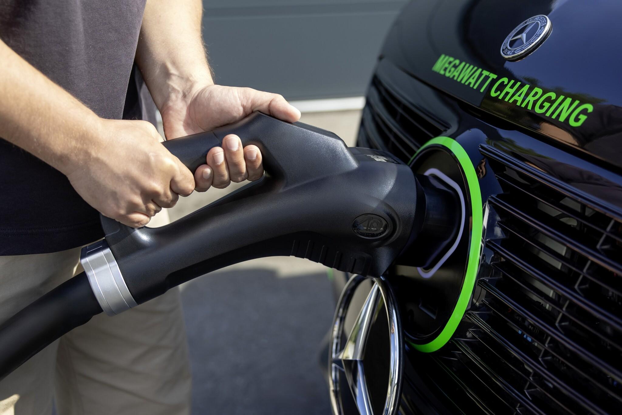 Mercedes ELF, il van-laboratorio per la ricarica del futuro