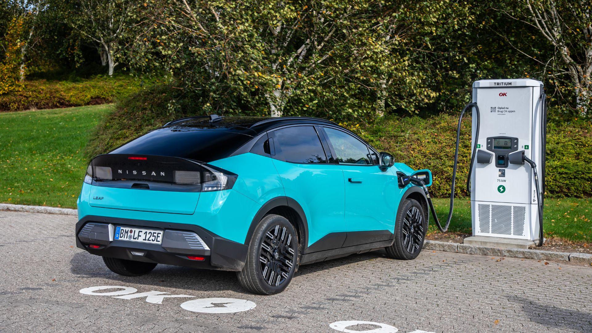 La nuova Nissan Leaf in carica La nuova Nissan Leaf