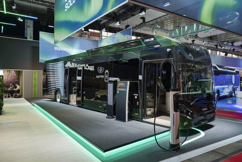 Autobus elettrico di Scania al Busworld Europe 2025 scania