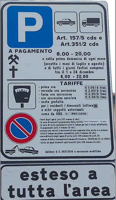 Parcheggia su strisce blu