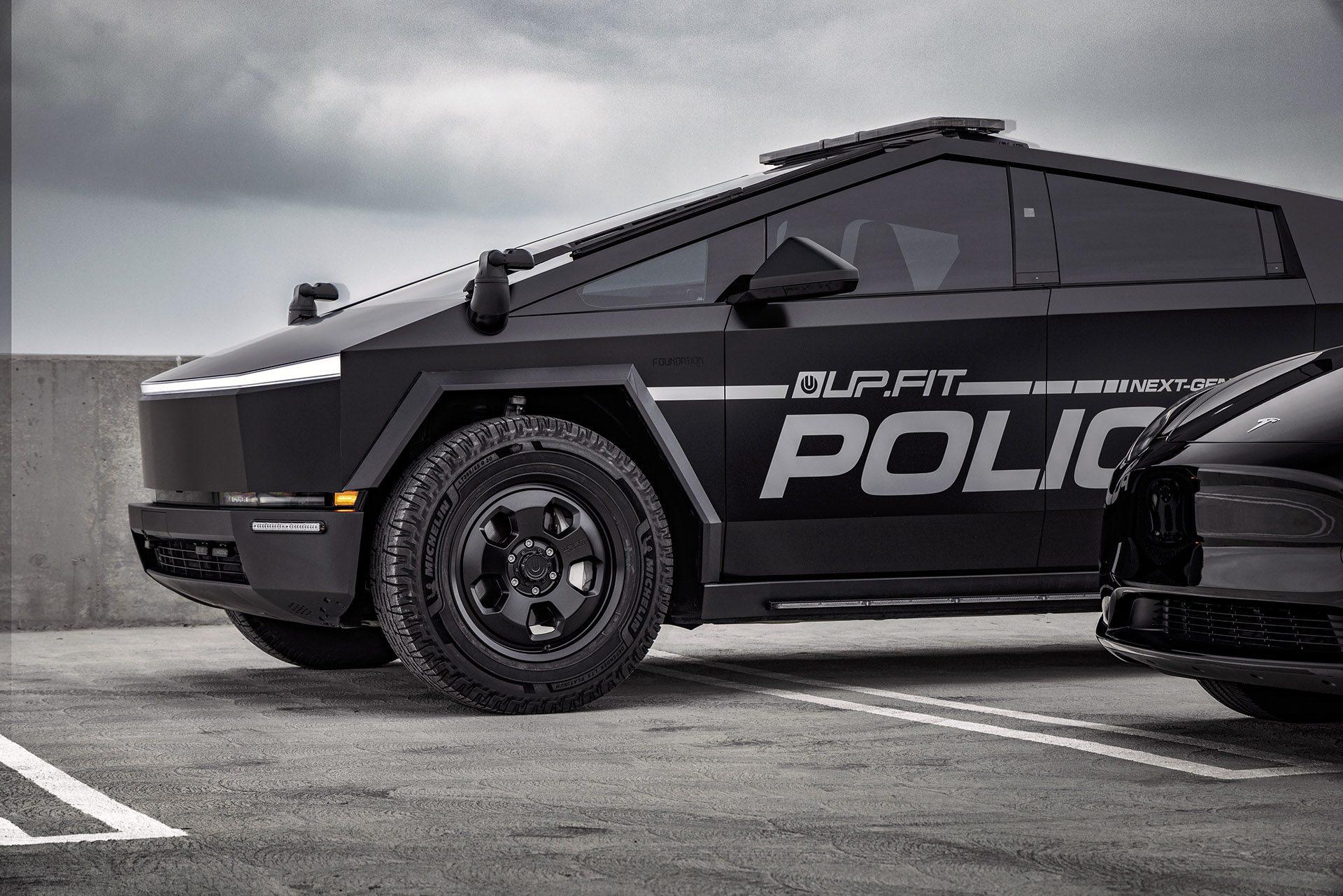 Cybertruck polizia