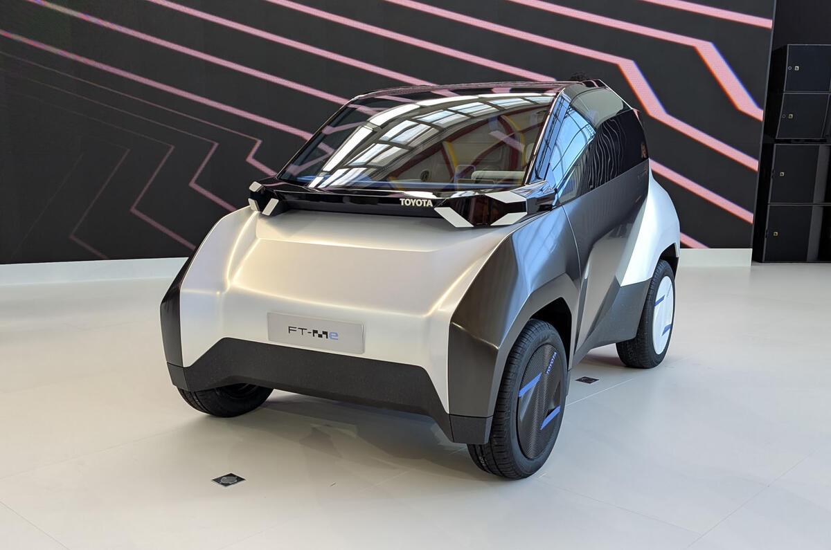 Toyota FT Me, concept con tetto solare
