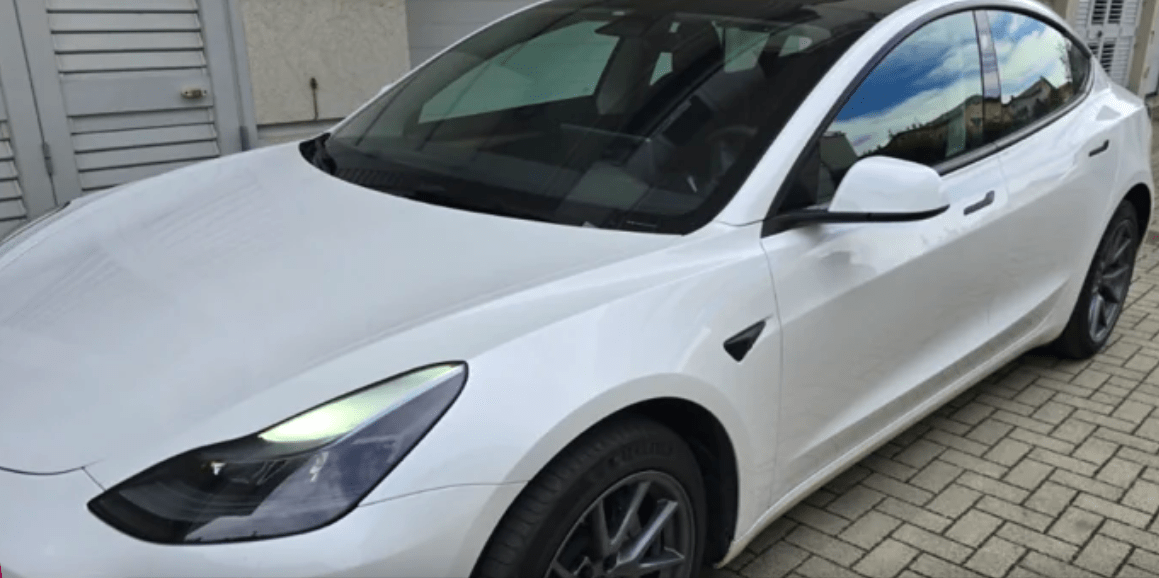 Peugeot e2008 del 2022 