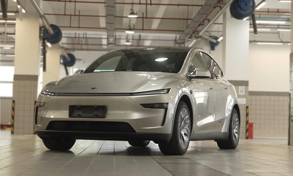 Tesla YL, il modello n.4 milioni uscito dalla fabbrica di Shanghai tesla sganghai