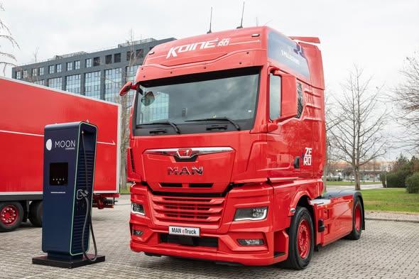 La ricarica del MAN eTGX, fornita da Moon Power MAN Sanpellegrino