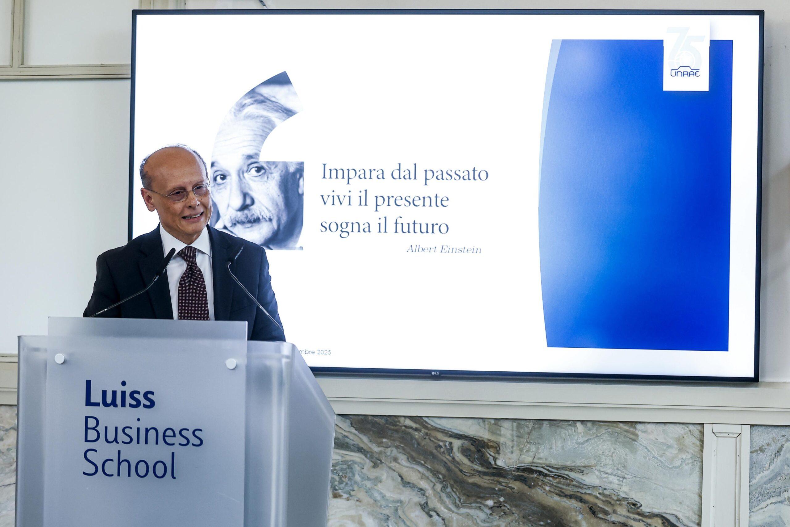 il presidente dell'associazione Unrae Roberto Pietrantonio furgoni elettrici unrae
