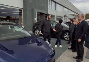 Prova guida autonoma Tesla