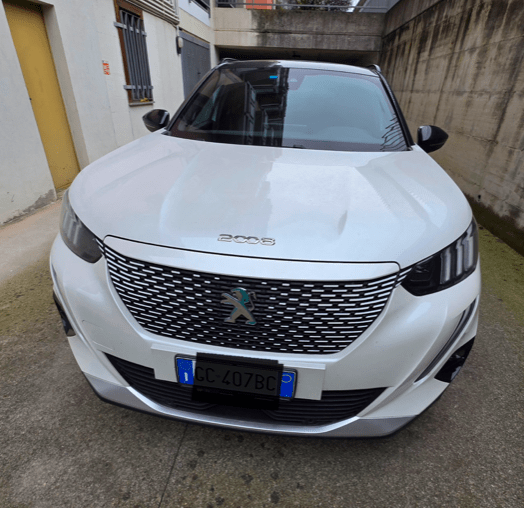 Peugeot e-2008 del 2020