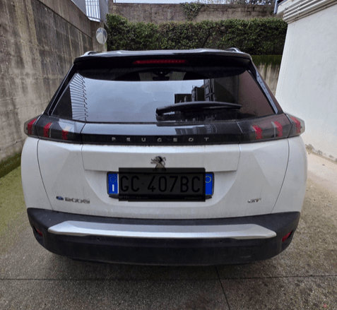 Peugeot e-2008 del 2020