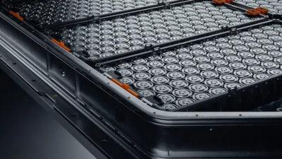 Cina batterie impronta carbonio