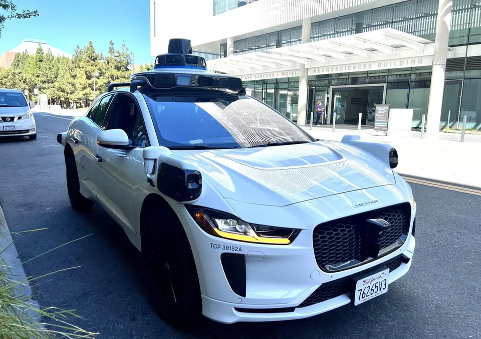 Il robotaxi Waymo Waymo robotaxi