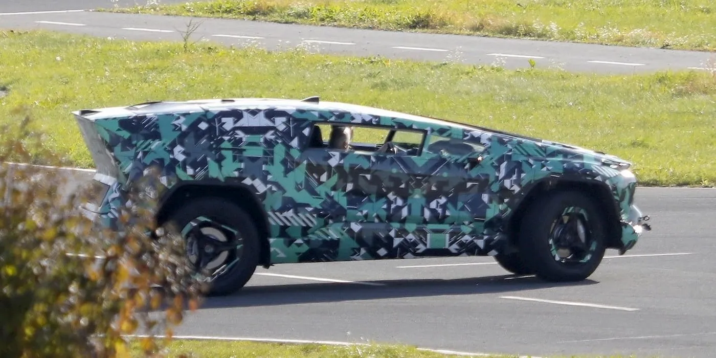 Il prototipo elettrico di Ceer Motors scovato durante i test Arabia Saudita EV