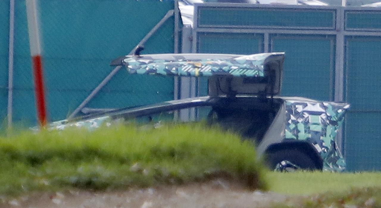 Il particolare delle portiere con apertura ad ali di gabbiano arabia saudita ev