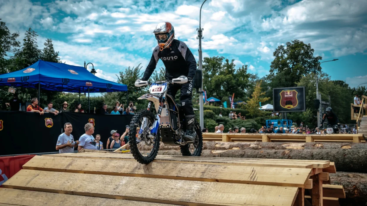 Jarv-E è la moto sviluppata da Graham Jarvis