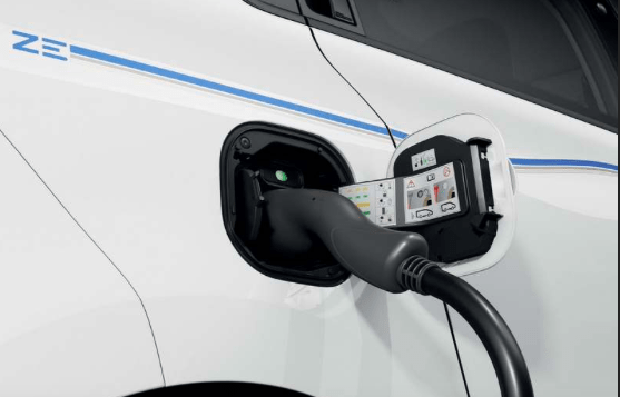 ricarica auto elettrica ricarica con corrente rubata