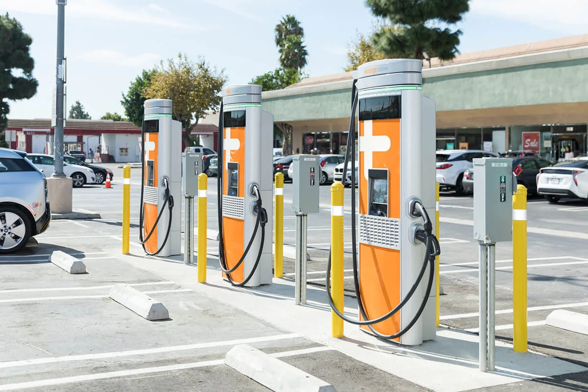 Colonnine ChargePoint in un parcheggio in California ChargePoint