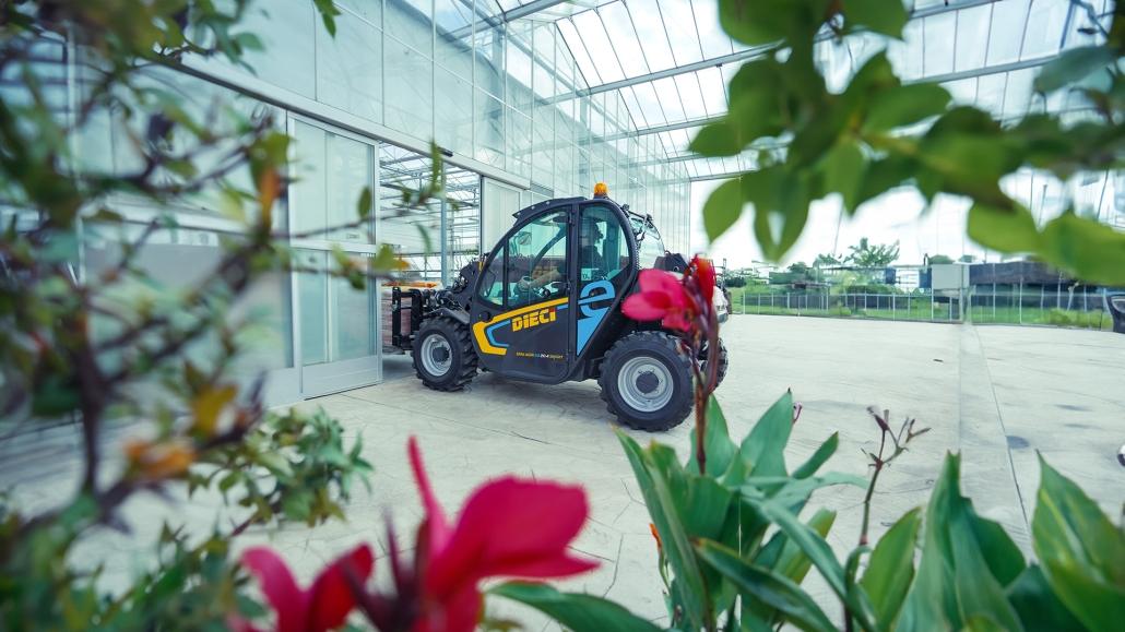 dieci sollevatori elettrici