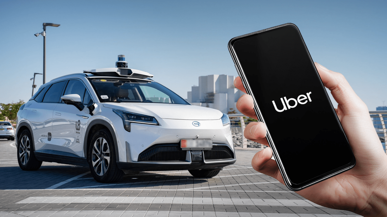 Uber ricarica robotaxi