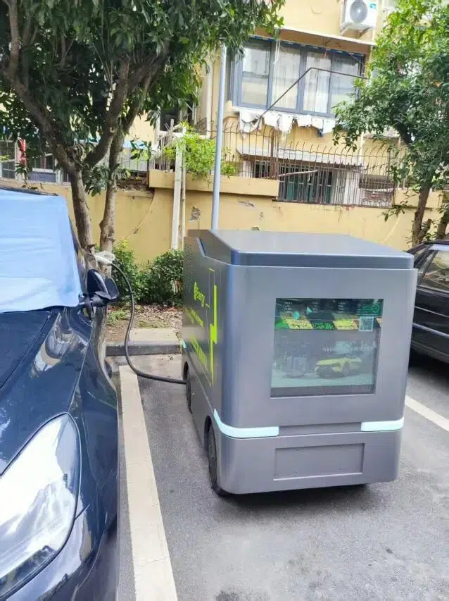 Cina robot ricarica mobili