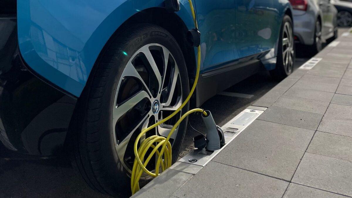 ricarica a marciapiede