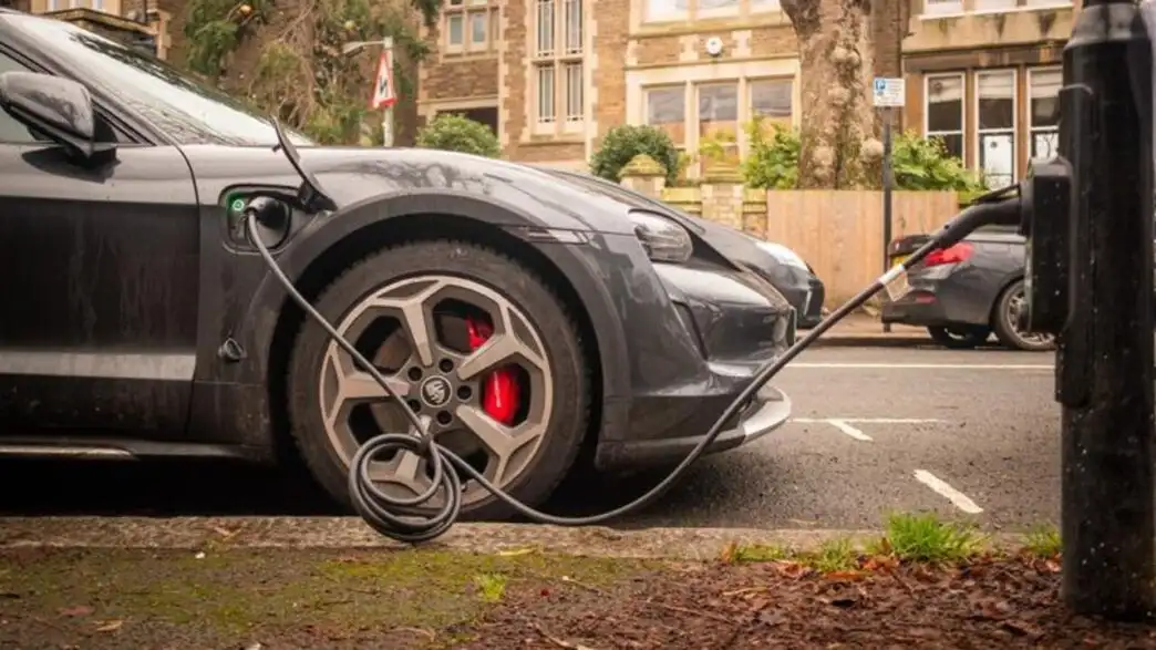 Praga lampioni ricarica