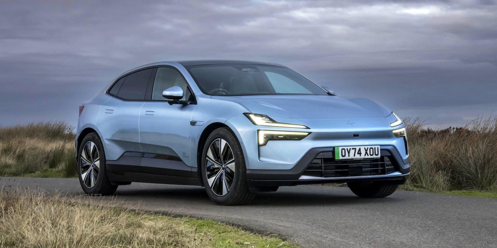 La Polestar 4 in azione piacere di guida