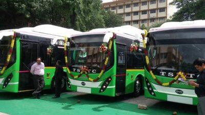 India autobus camion elettrici
