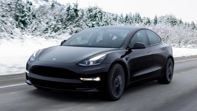 Tesla Model 3 Canada